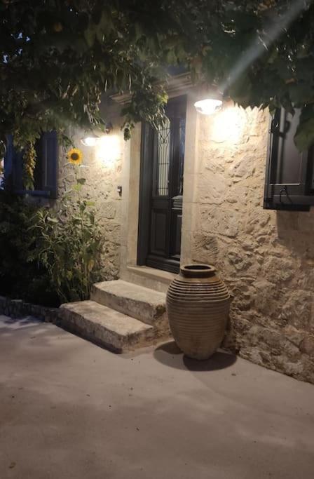 Villa Aiolia Kondoyenádha Dış mekan fotoğraf