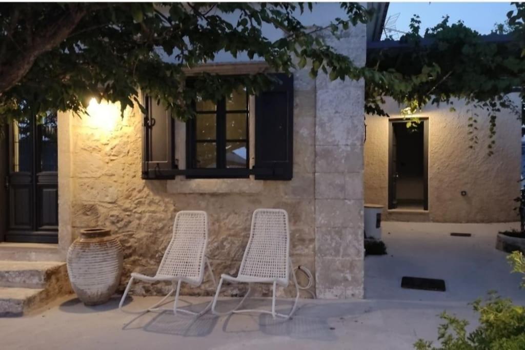 Villa Aiolia Kondoyenádha Dış mekan fotoğraf