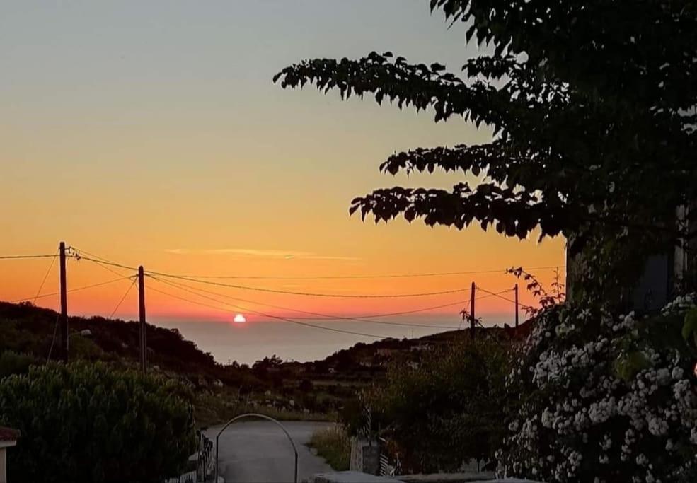 Villa Aiolia Kondoyenádha Dış mekan fotoğraf